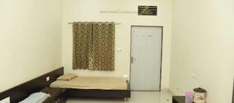 Paras Yatri Bhawan
