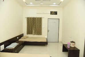 Kamar Triple