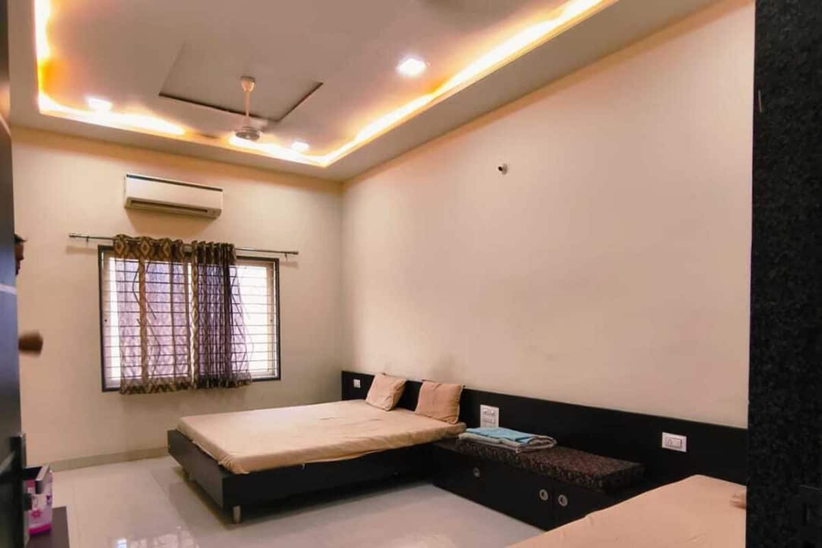 Kamar Triple