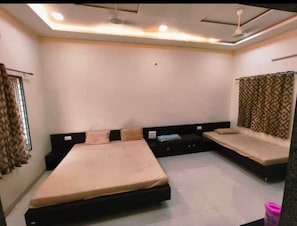 Kamar Triple