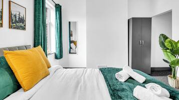Free WiFi, bed sheets