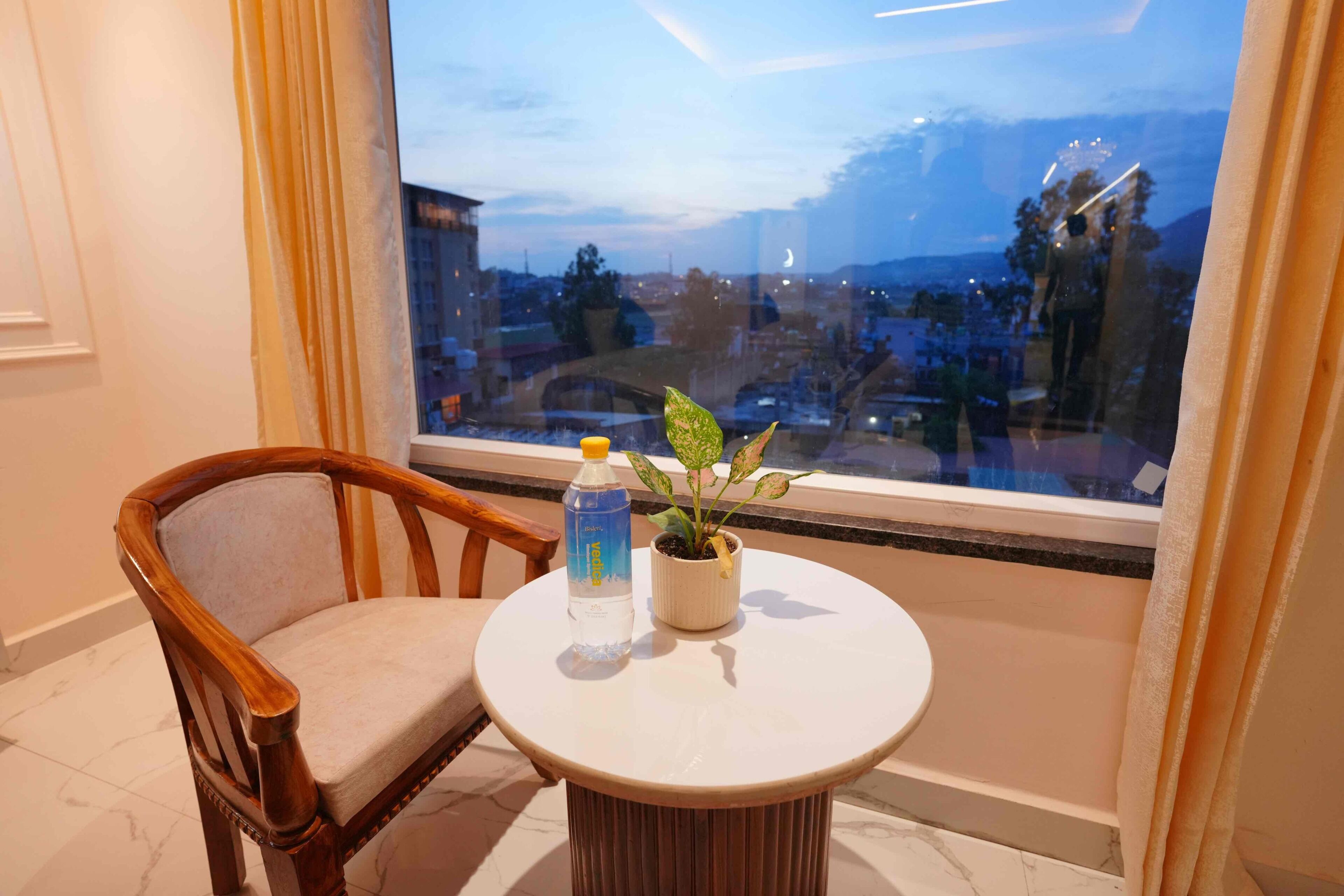 Executive Double Room, Balcony, Mountain View | Interior