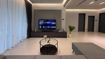 Apartment, 3 Bedrooms, Non Smoking, City View | Interior