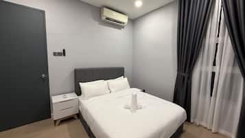 Apartment, 3 Bedrooms, Non Smoking, City View | Iron/ironing board, free WiFi