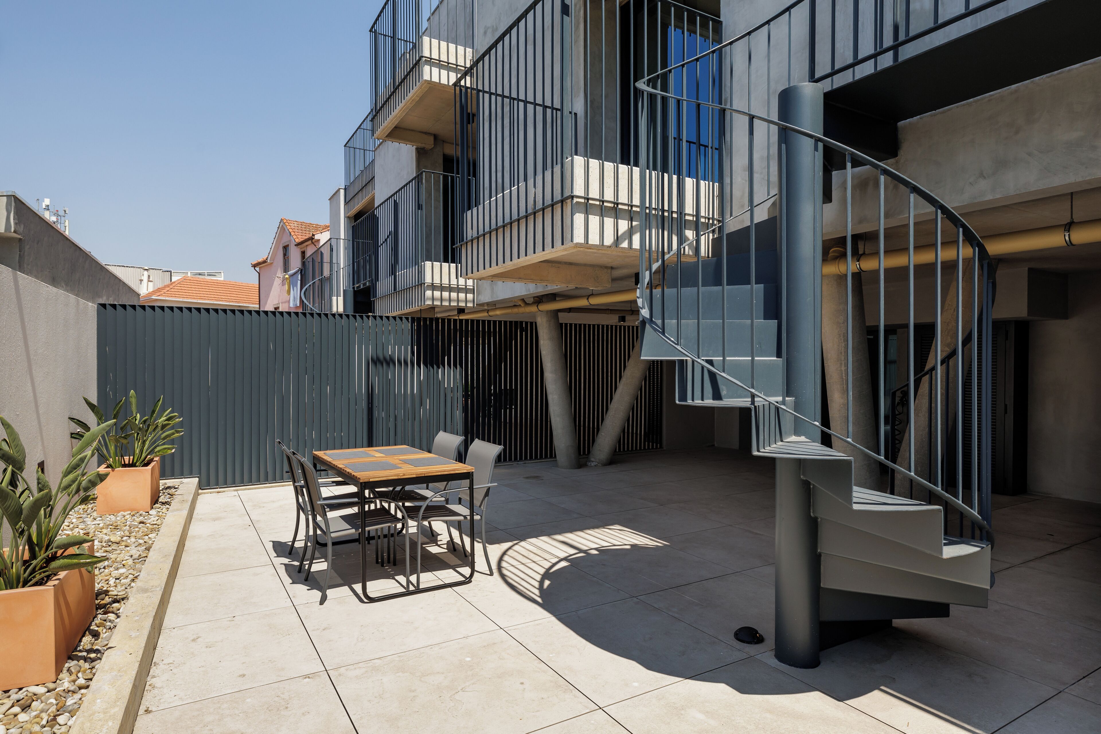 Classic Apartment, Non Smoking, Kitchen | Outdoor dining