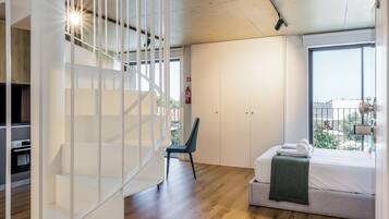 Blackout curtains, iron/ironing board, free WiFi