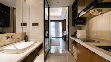 Business Single Room | Private kitchen