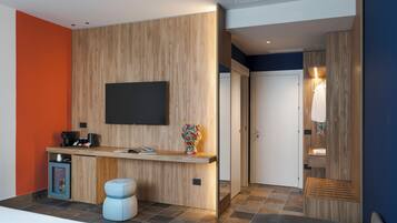 In-room safe, desk, laptop workspace, iron/ironing board (on request)