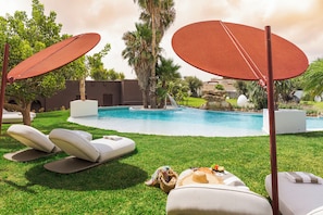 Seasonal outdoor pool - Zurafa Resort (Syracuse)