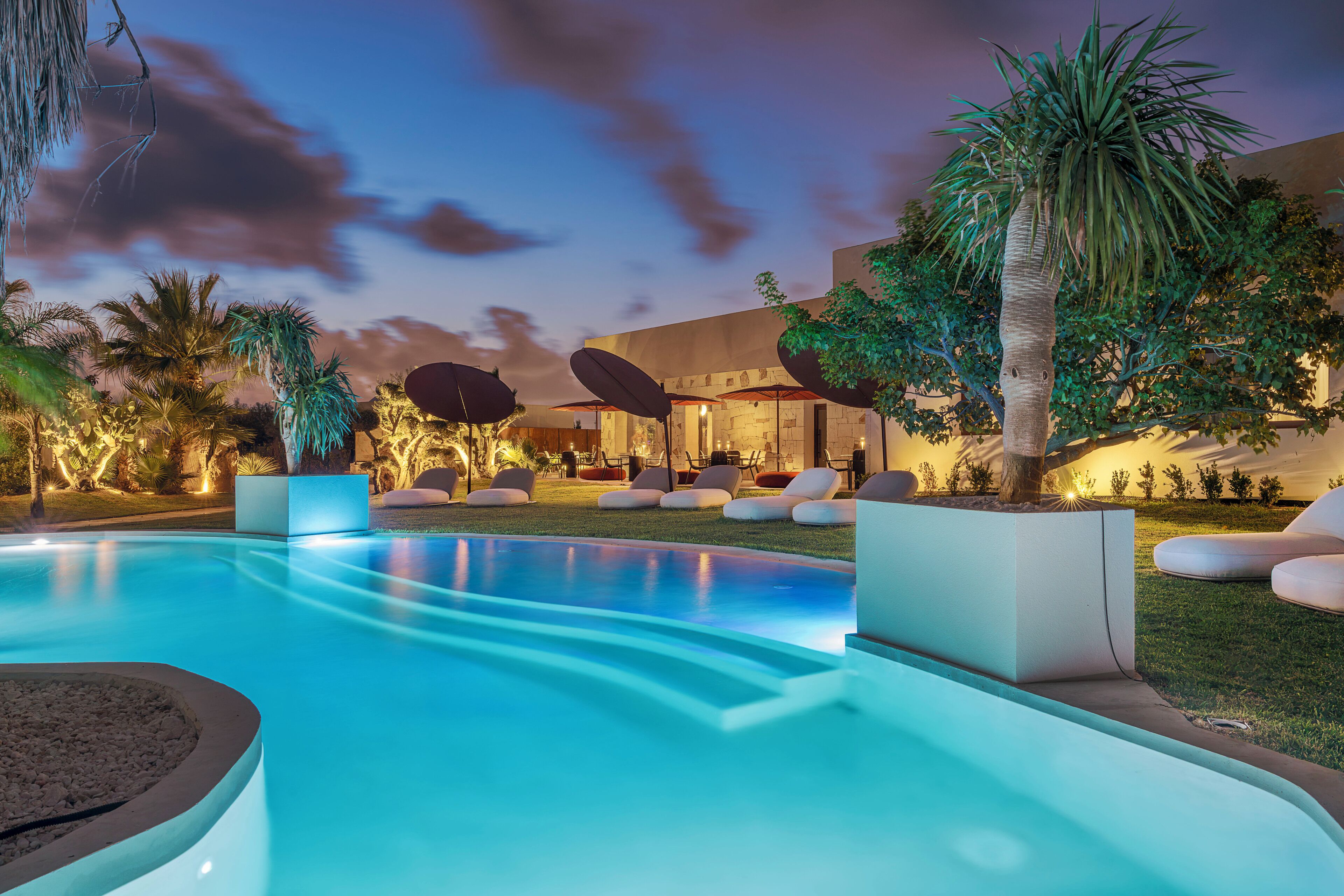 Seasonal outdoor pool