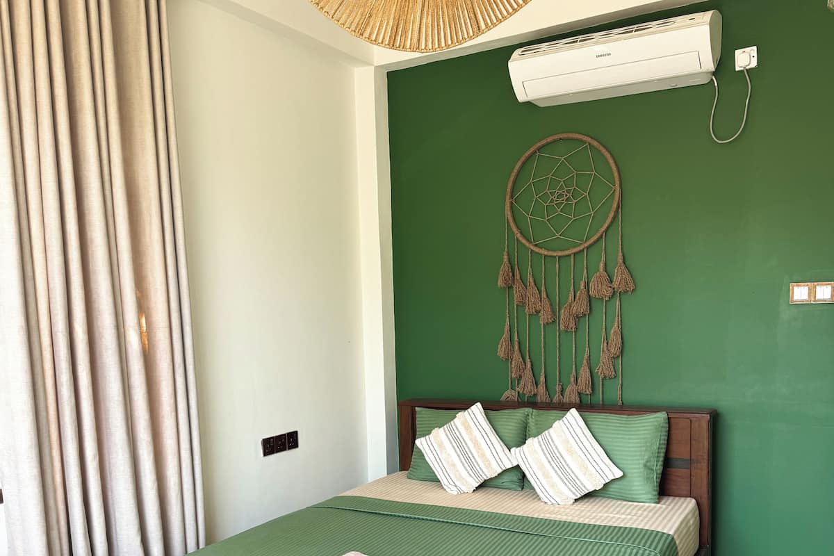 ห้องคลาสสิกดับเบิลหรือทวิน, เครื่องปรับอากาศ, วิวเมือง | โต๊ะทำงาน, พื้นที่ทำงานแบบใช้แล็ปท็อป, Wi-Fi ฟรี, ผ้าปูที่นอน