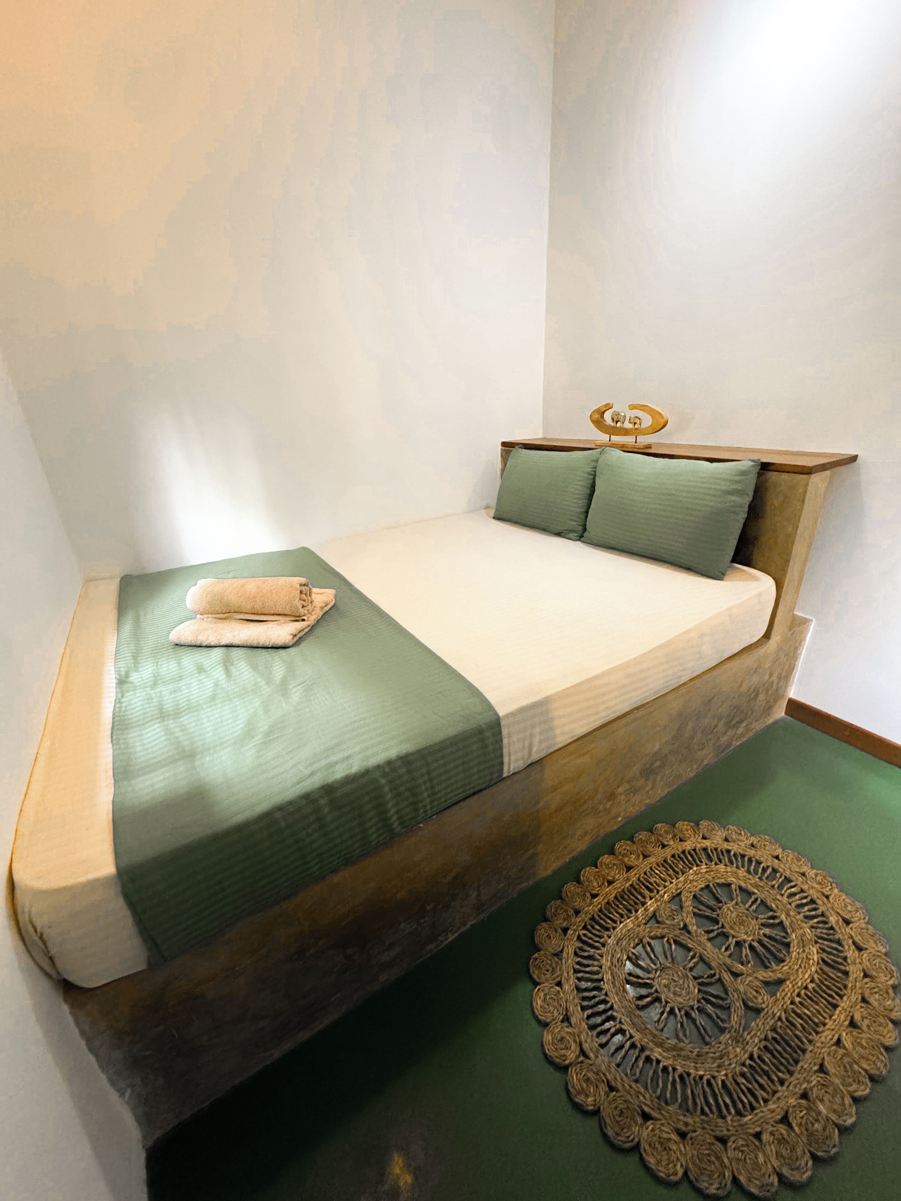 Basic Double or Twin Room | Desk, laptop workspace, WiFi (free), bed sheets