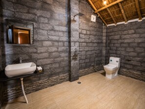 Bathroom - Laal Gaon (Pushkar)