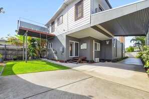 Exterior - Poolside 2-Bed House in Coolum Beach (Coolum Beach)