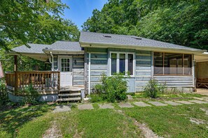 Exterior - Cozy Cabin! Only a 5-Minute Walk to Marina! (Celina)