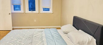 Top Executive 10 bedroom Home Near Airport