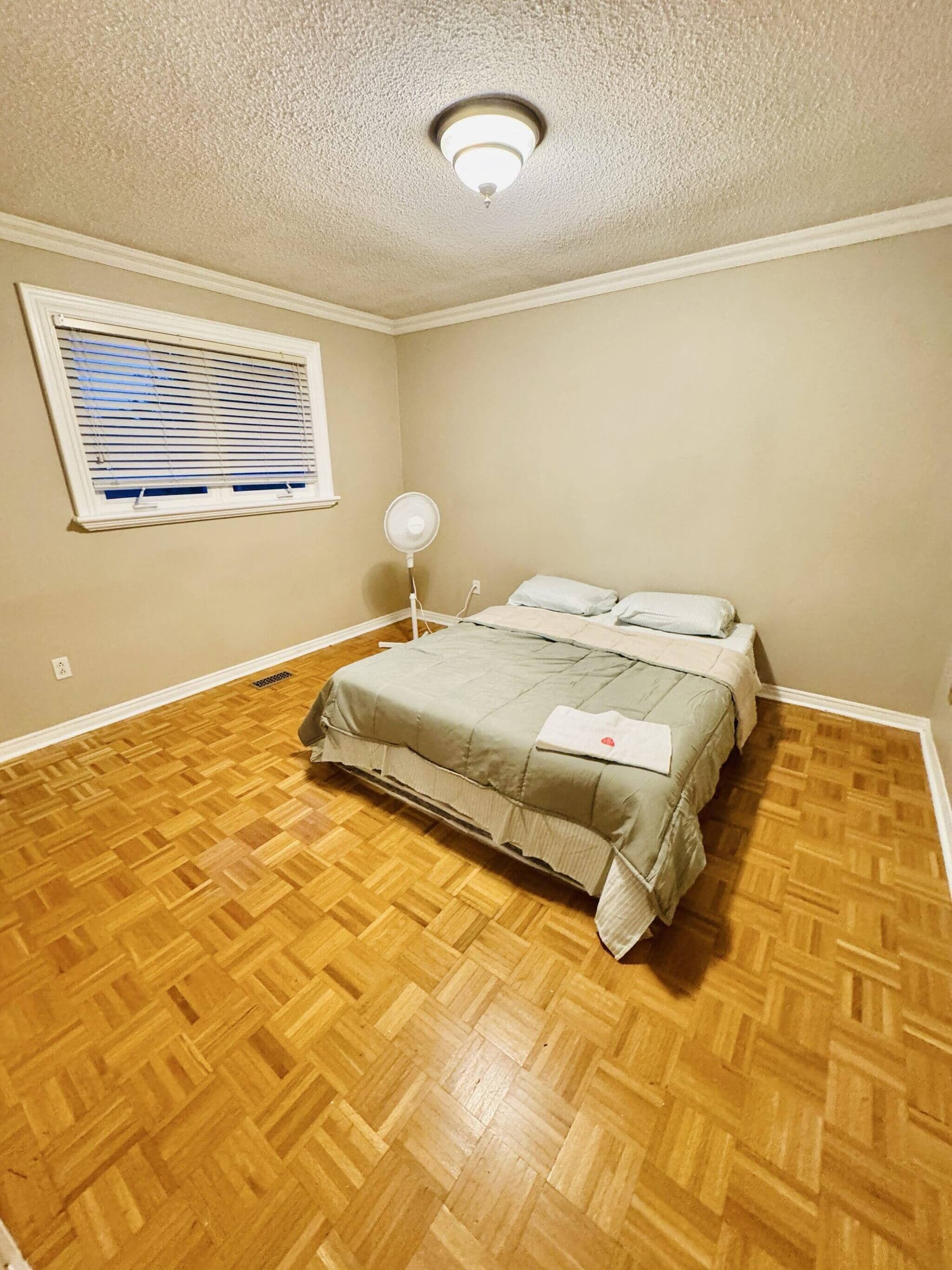 9 bedrooms, internet, bed sheets