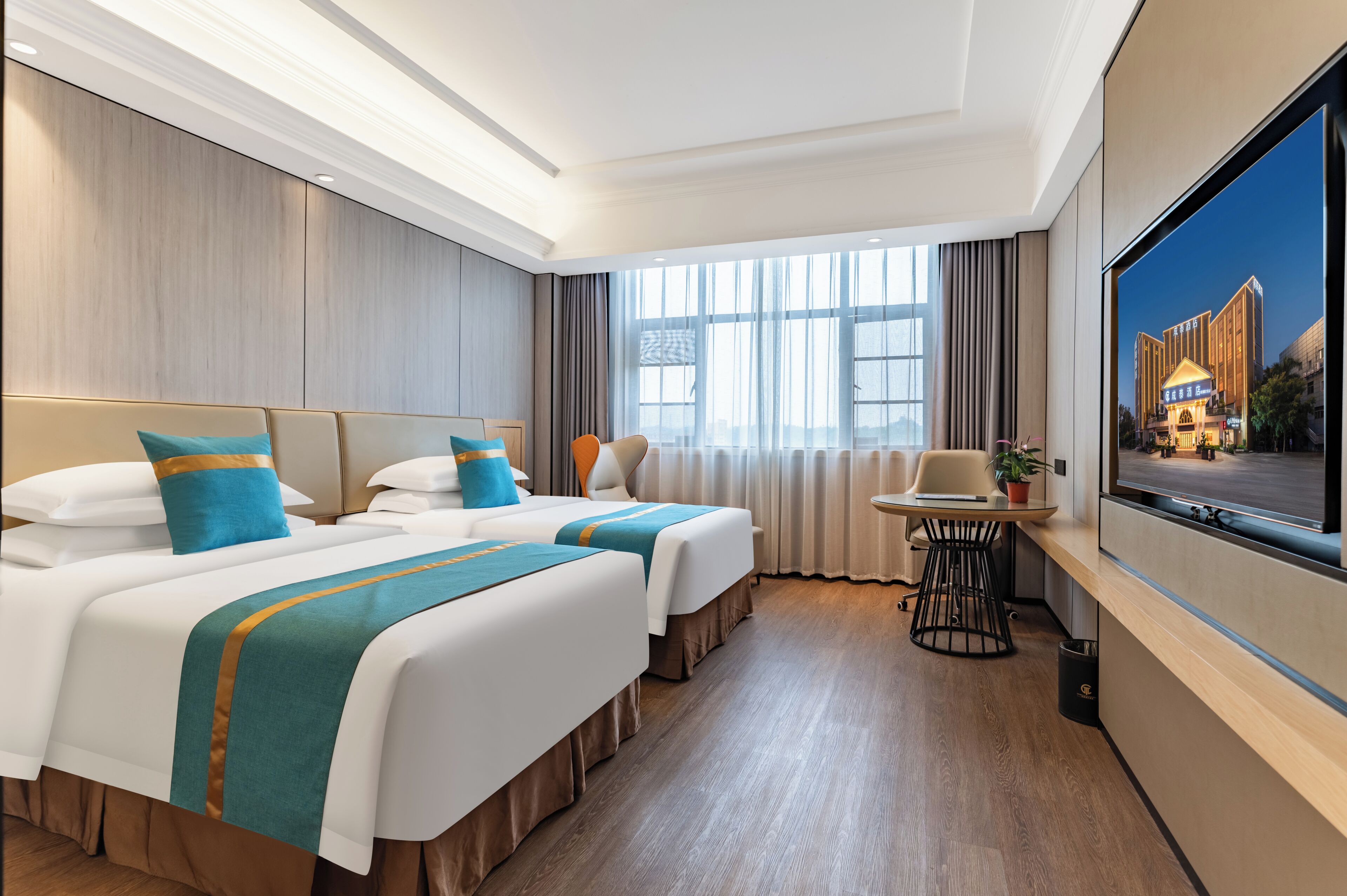 Classic Double Room | Meja, ruang kerja komputer riba, Wi-fi percuma 