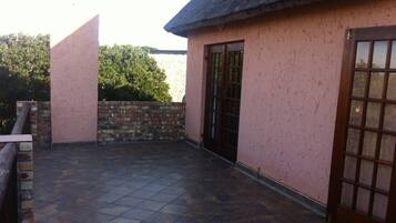 Apartment, 3 Schlafzimmer, barrierefrei | Terrasse/Patio
