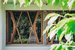 Exterior detail - BUNAGAYA (Ogimi)