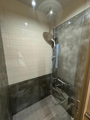 Hair dryer, towels - BUNAGAYA (Ogimi)