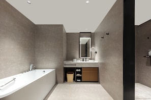 Comfort-Doppelzimmer | Badezimmer | Kostenlose Toilettenartikel, Haartrockner, Hausschuhe, Handtücher