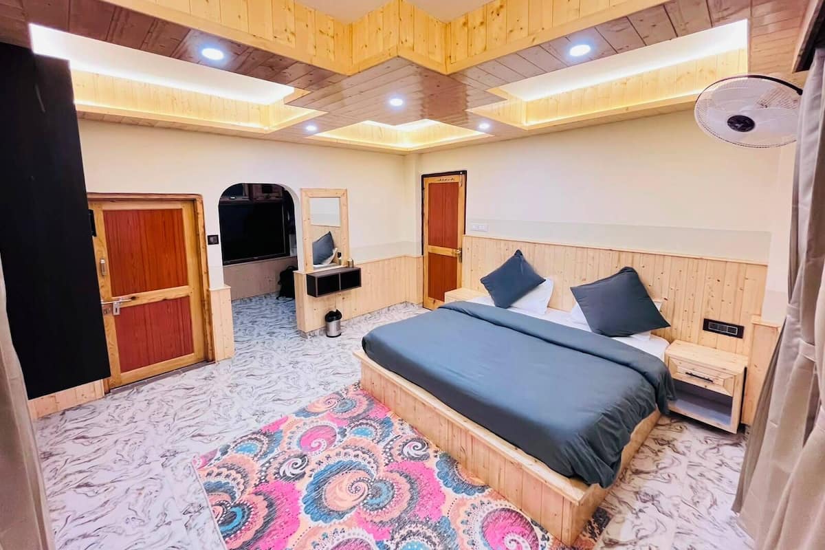 Double Room, Balcony, River View | Premium bedding, free WiFi, bed sheets