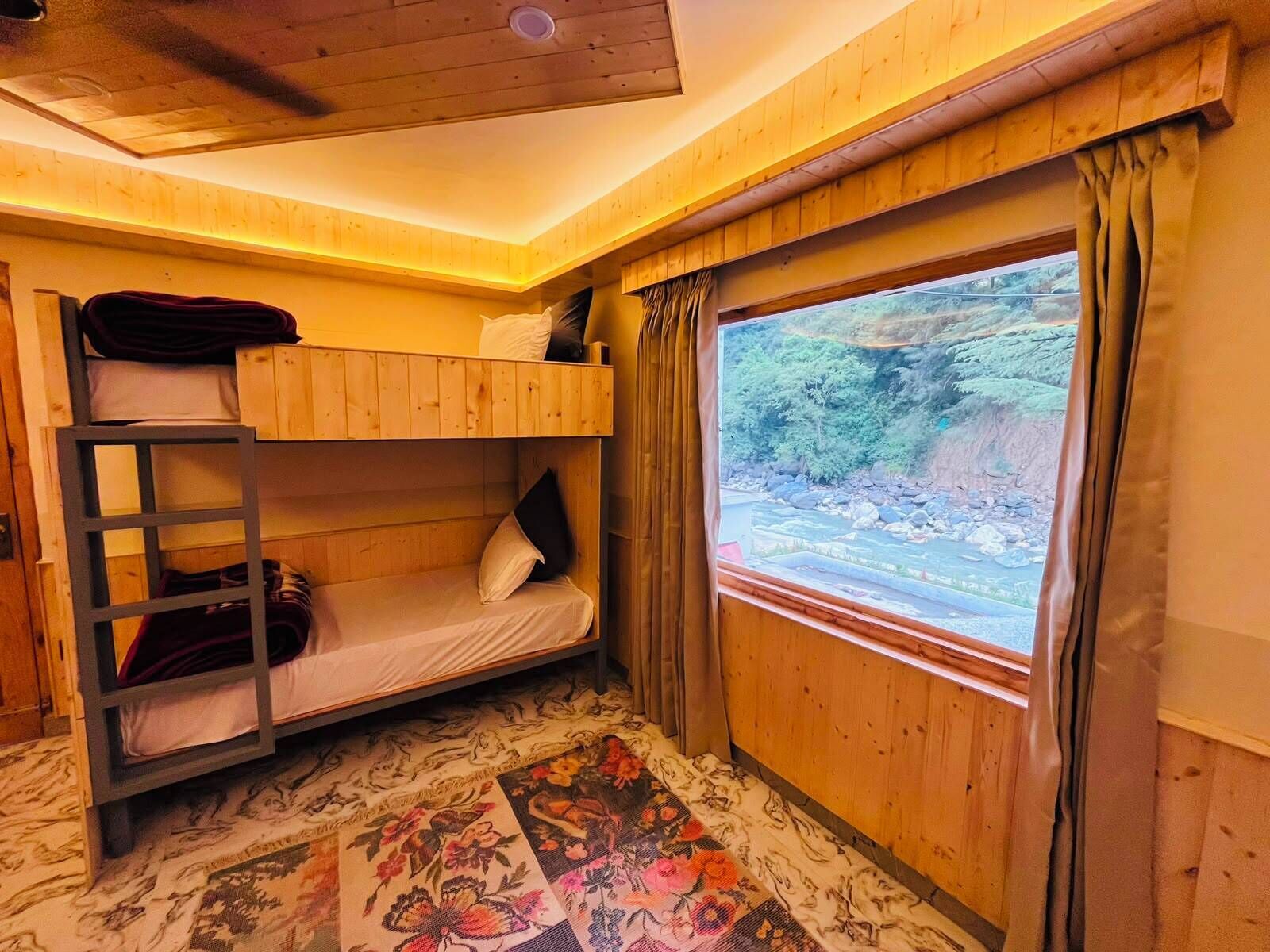 Doppel- oder Zweibettzimmer, Flussblick | Hochwertige Bettwaren, kostenloses WLAN, Bettwäsche