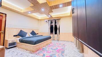 Doppelzimmer, Balkon, Flussblick | Hochwertige Bettwaren, kostenloses WLAN, Bettwäsche