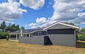 Exterior - 3 bedroom gorgeous home in Hadsund (Hadsund)