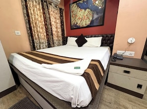 Desk, free WiFi - Kolkata Hotel near Airport Gate Asmeet (Kolkata)