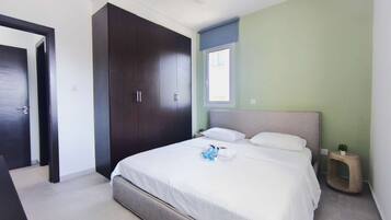 Iron/ironing board, WiFi, bed sheets