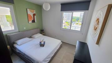 Iron/ironing board, WiFi, bed sheets