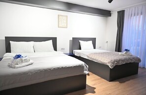Deluxe Double Room, City View | Free WiFi - Juna's Hotel  (Prizren)