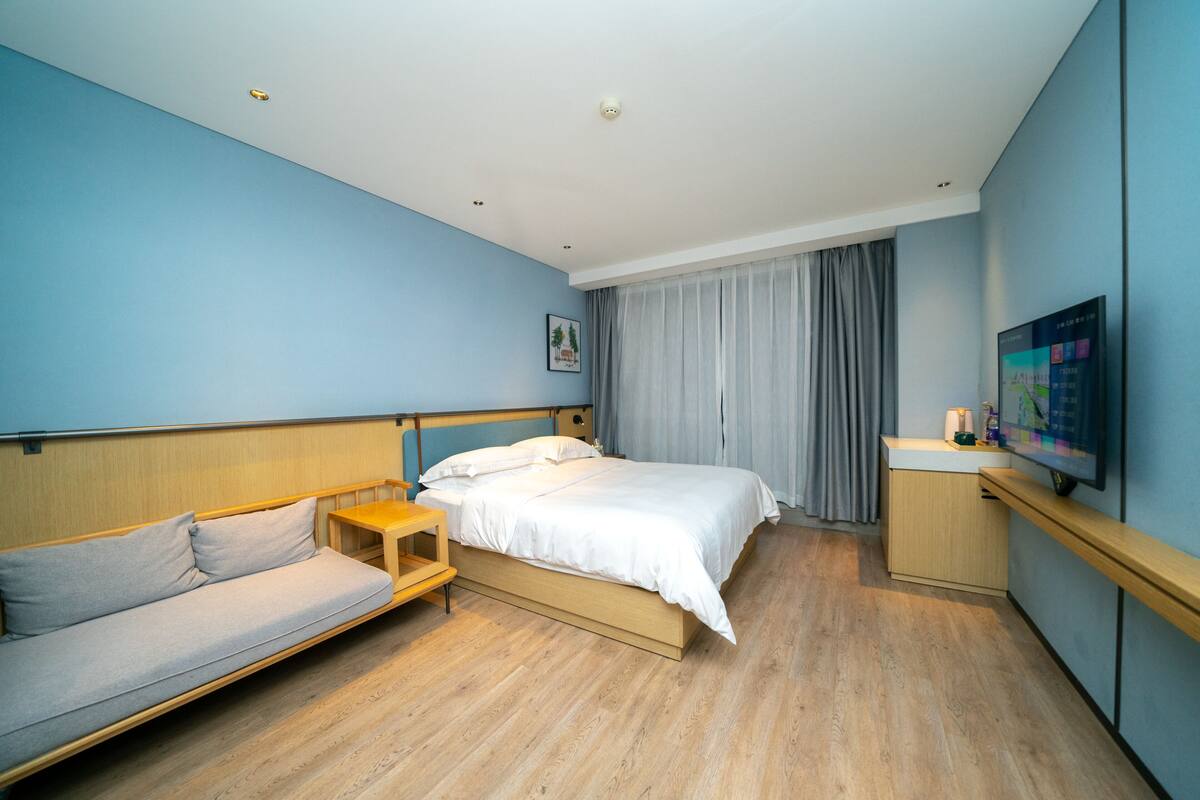 Quarto casal básico, 1 cama Queen | Wi-Fi de cortesia