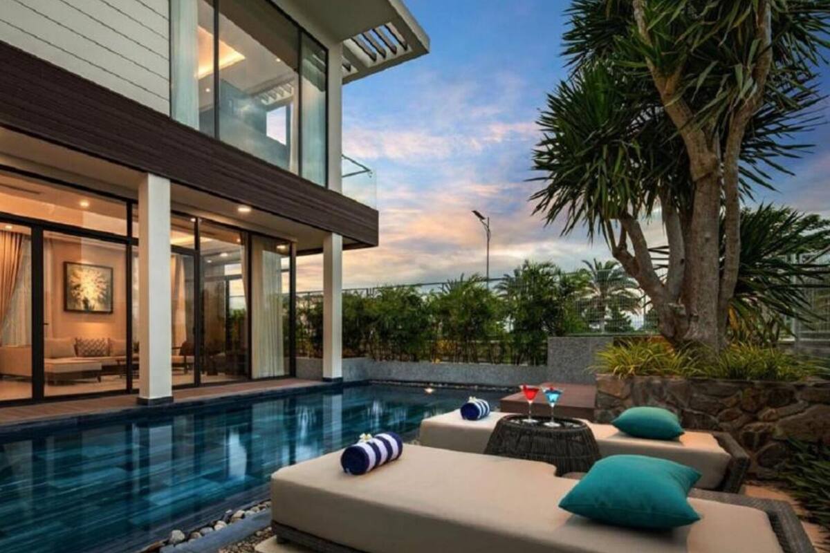 Luxury Villa, Balcony, Park View | Terrace/patio