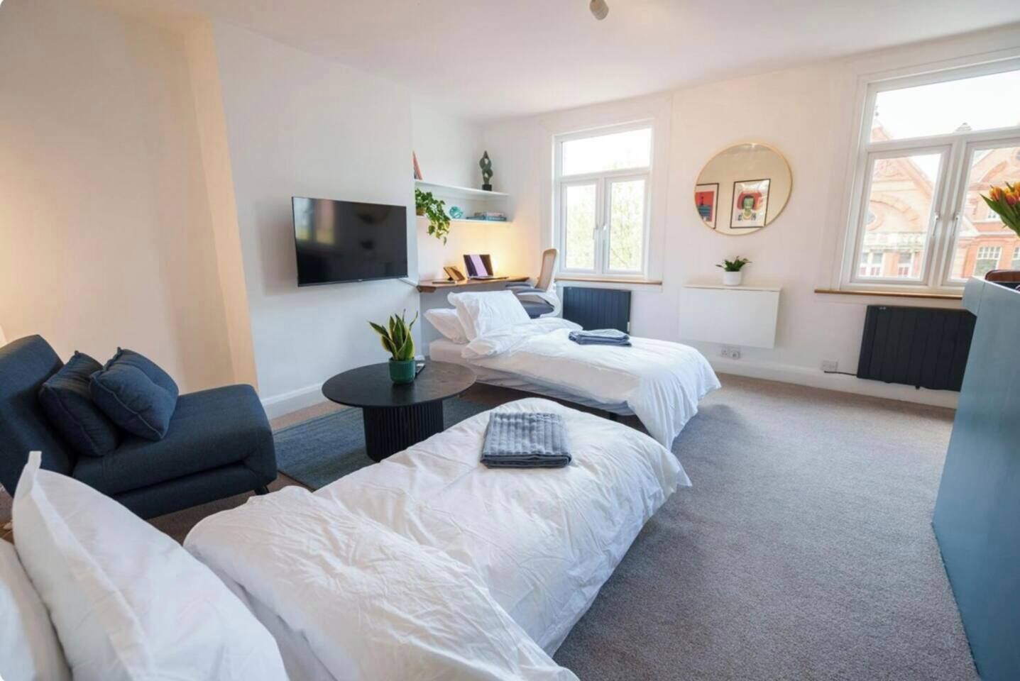 Desk, iron/ironing board, travel cot, WiFi