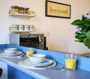 Breakfast bar