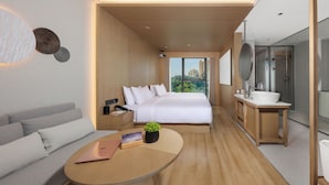 Quarto casal clássico, vista para a cidade | Escrivaninha, espaço de trabalho para notebook, Wi-Fi de cortesia
