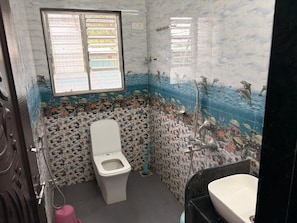 Toalettartikler (inkludert), håndklær, såpe og sjampo