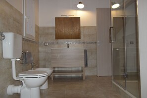 Bathroom - Vrbo Property (Genovese)