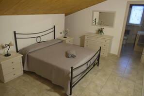 Room - Vrbo Property (Genovese)
