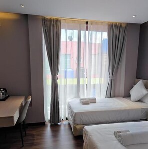 Standard Twin Room, Balcony, City View | WiFi (free) - Q3 Inn Hotel (Semporna)