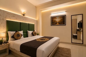 Double Room, Balcony, City View | Desk, laptop workspace, free WiFi - Hotel Smart Palace (New Delhi)
