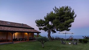 Unclassified image, 4 of 19, button - Terre di Monacella (Santa Venerina)