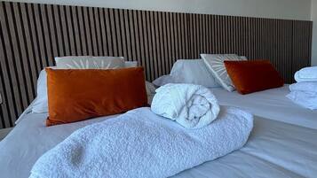 WiFi, bed sheets