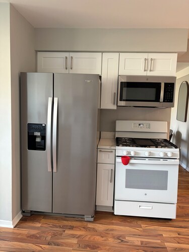 Adorable 2-bedroom house with AC in welcoming Westland