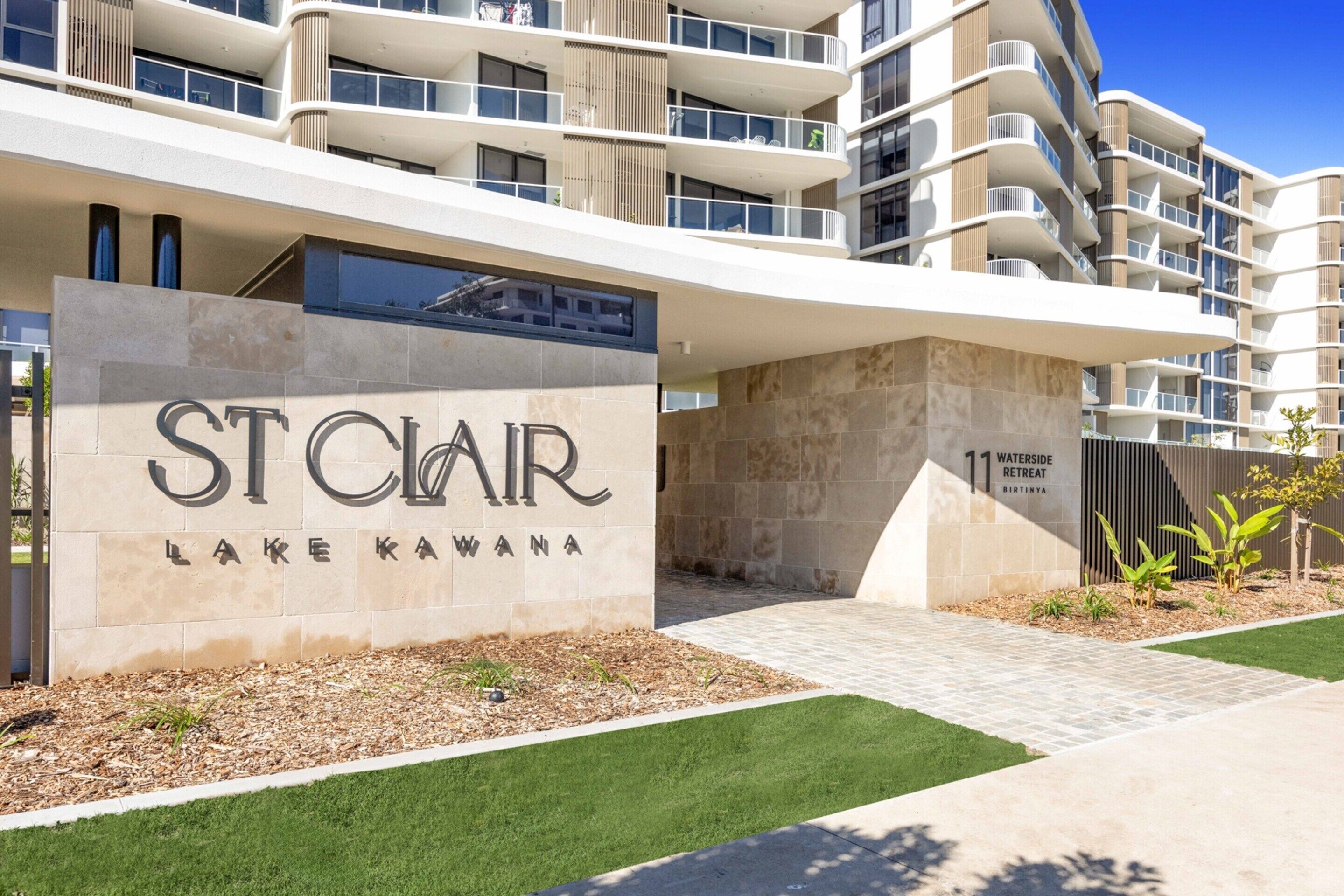 A modern building with a sign that reads 'STOLAR LAKE KAWANA'.