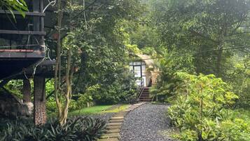 Deluxe Chalet, Garden View | Desk, free WiFi