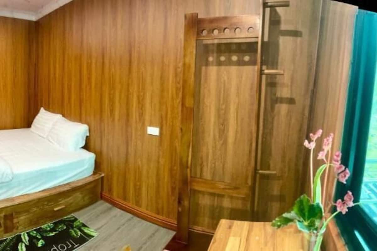 Basic-Doppelzimmer, Balkon, Bergblick | Schreibtisch, kostenloses WLAN